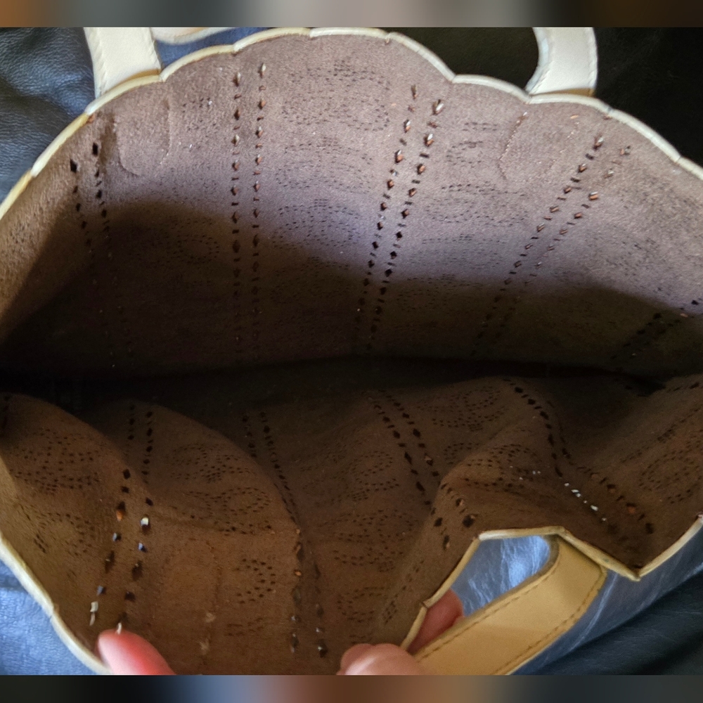 Arbonne Elegant Cream Tote with Perforated Logo Design 15"×11"×3" Like New - Picture 5 of 6